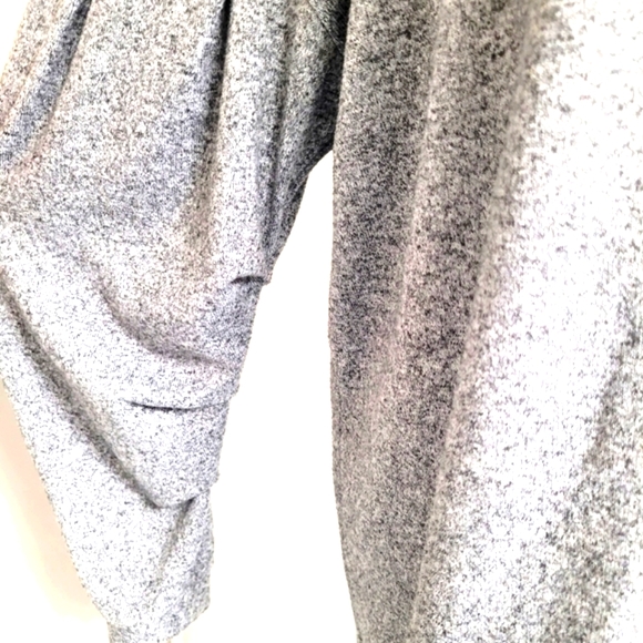 Oversized Grey Top - Picture 6 of 9